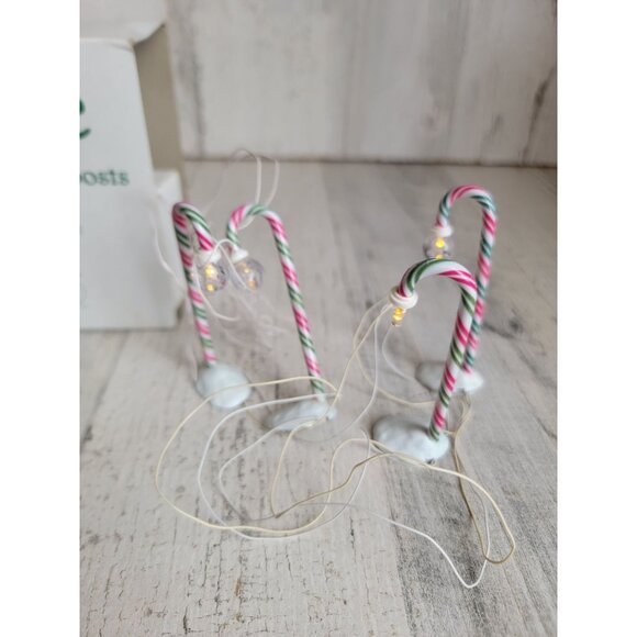 Dept 56 52621 Candy Cane Lampposts village accessory xmas - Picture 5 of 6